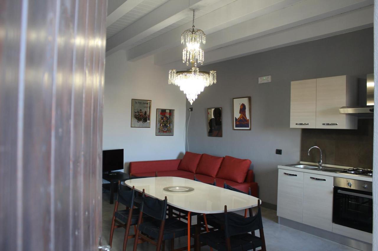 Palazzo Geremia - Le Dimore Dell'Antiquario Apartment Ачиреале Екстериор снимка