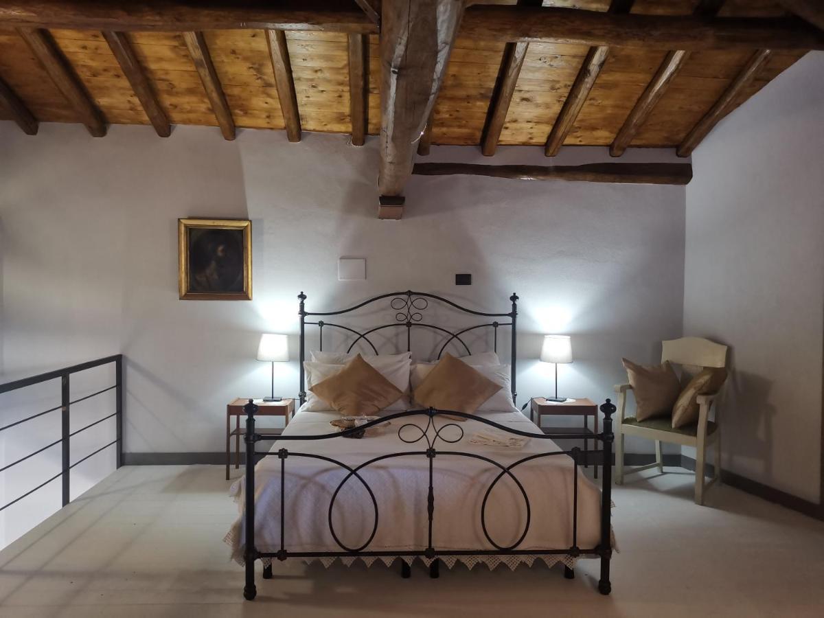 Palazzo Geremia - Le Dimore Dell'Antiquario Apartment Ачиреале Екстериор снимка