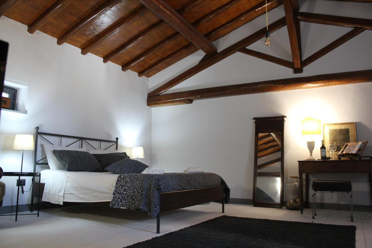 Palazzo Geremia - Le Dimore Dell'Antiquario Apartment Ачиреале Екстериор снимка