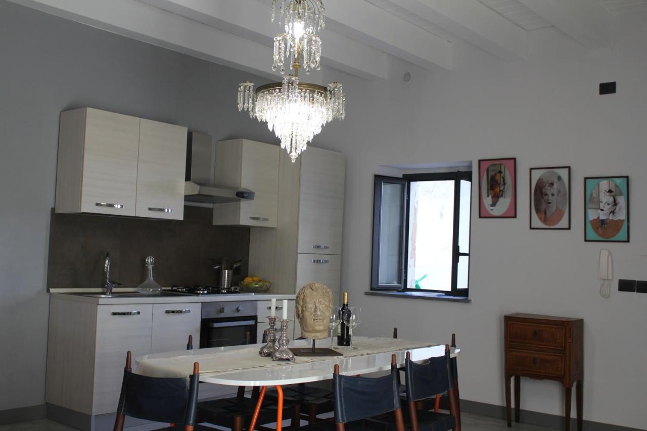 Palazzo Geremia - Le Dimore Dell'Antiquario Apartment Ачиреале Екстериор снимка