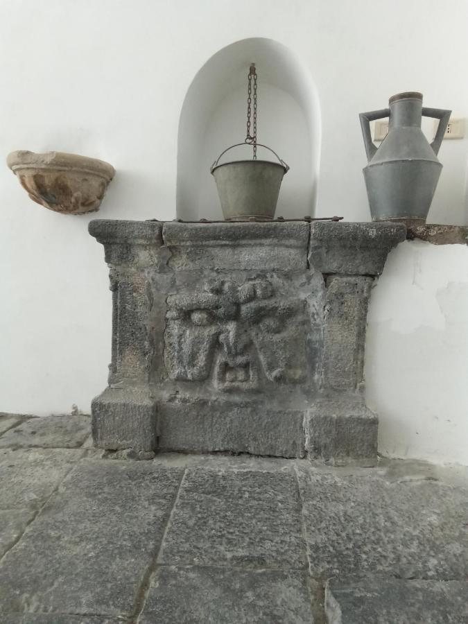 Palazzo Geremia - Le Dimore Dell'Antiquario Apartment Ачиреале Екстериор снимка